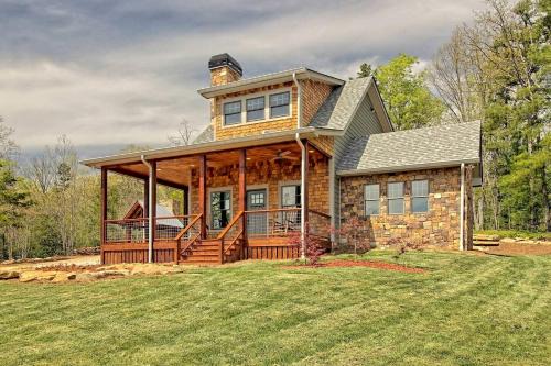 Wiley House | Stunning Cottage Rental Ideal for a Family to Go Glamping in Georgia