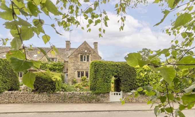 Longborough Cottage | Stunning dog friendly holiday cottage - Yew Tree Cottage, Lower Swell