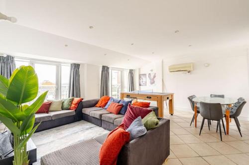 Cathedrals Apartment | Stunning Duplex Penthouse with Shard Views