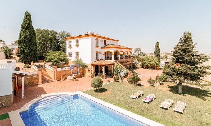 Aguilar de la Frontera House | Stunning home in Aguilar de la Frontera