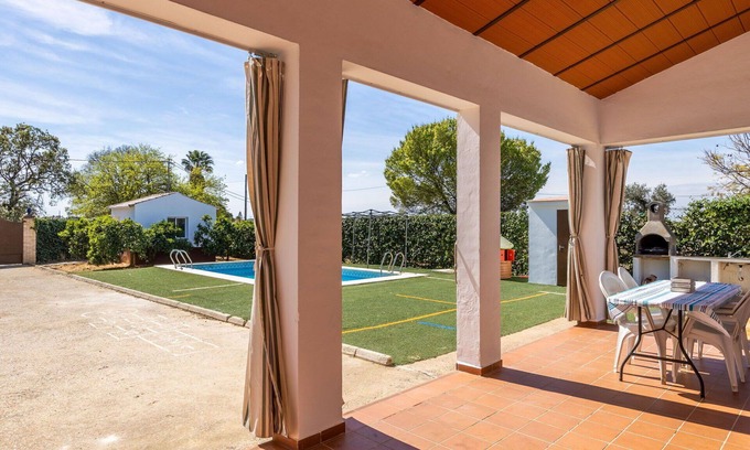 Sanlucar la Mayor House | Stunning private villa with private pool, A/C, WIFI, TV, patio, pets allowed and parking