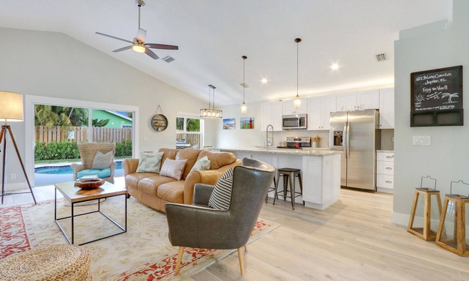 North Palm Beach Heights House | Stunning & Exceptionally Clean 3 Bdrm Private Pool Home | Chloe's Casita