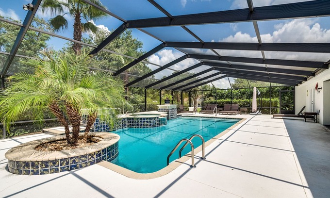 Inverness House | Stunning Executive Villa Ruyper