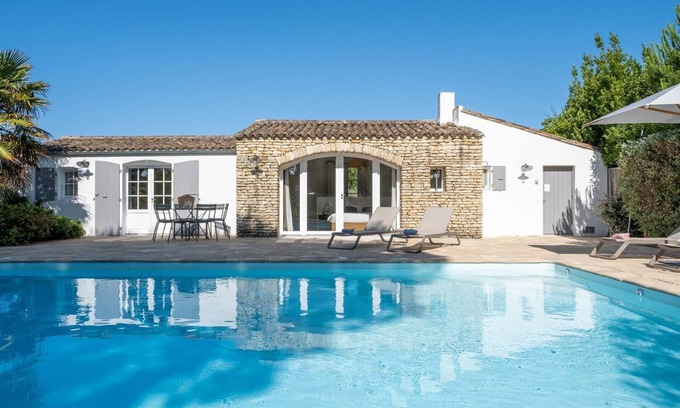Les Portes-en-Re House | Stunning family villa with private pool and tennis court