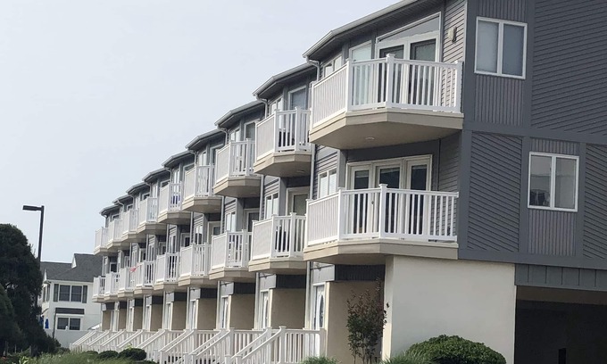 Diamond Beach House | Stunning Family-Friendly Beach Townhouse with Ocean Views