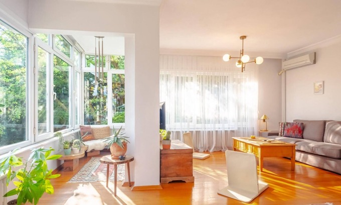 Emirgan Mahallesi Apartment | Stunning Flat Close to the Bosphorus in Sariyer