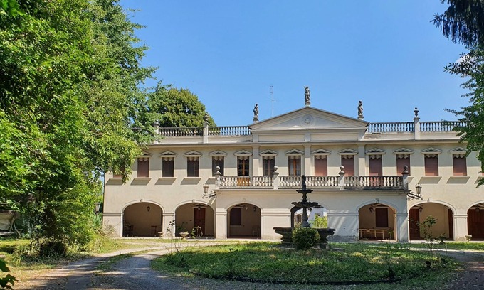 Malcontenta Apartment | Stunning flat in a venetian and historical Villa just 15 minutes from Venice