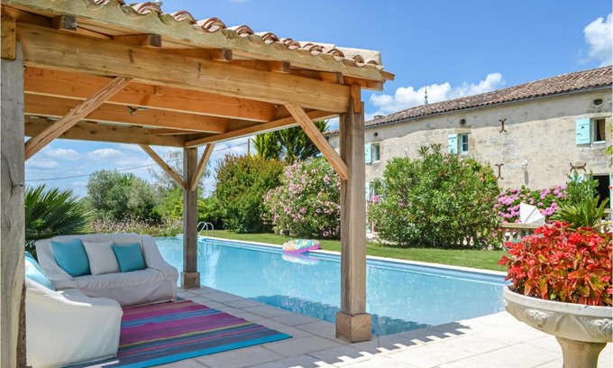 Saint-Quentin-de-Caplong House | Stunning home in St, Quentin de Caplong with 2 Bedrooms, WiFi and Outdoor swimming pool