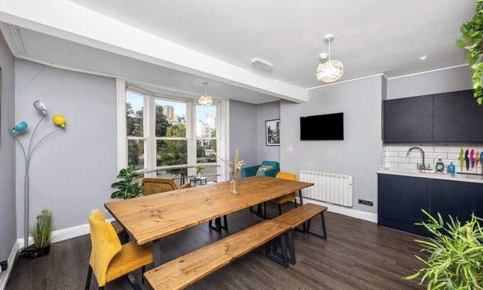 Brighton City Centre Condo | Stunning fully self-contained apartment with great facilities, very private and quiet!