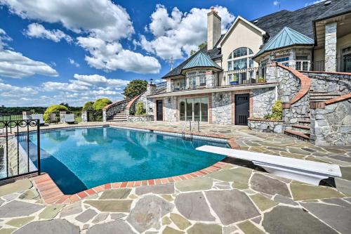 Gettysburg House | Stunning Gettysburg Estate about 15 Min to Skiing