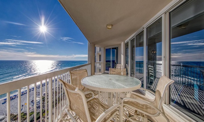 Destin Condo | Stunning, Gulf-front, Exclusive Resort, 3 bdr/3 ba, Chef-ready