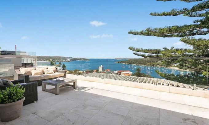 Fairlight Apartment | Stunning Harbourside Home with Panoramic Views