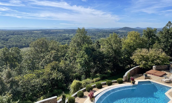 Ridgeway House | Stunning Hilltop Views w/ Saltwater Infinity Pool