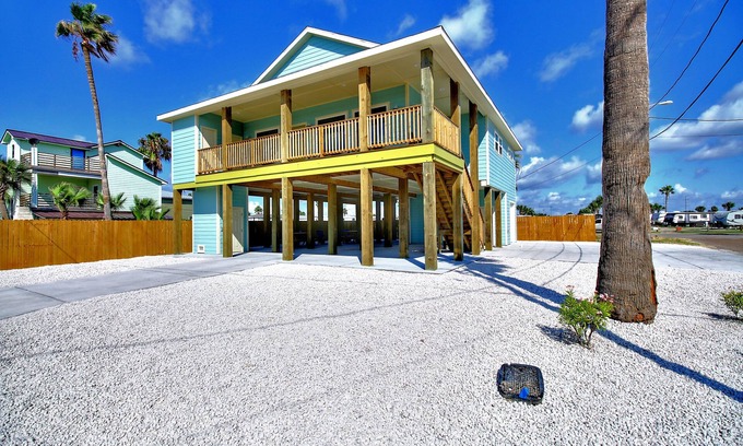 Port Aransas House | Stunning Home, Close to City Community Pool, Boat Parking!