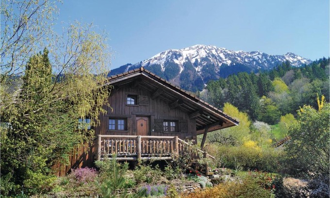 Cons-Sainte-Colombe House | Stunning home in Cons Ste, Colombe with 3 Bedrooms and WiFi
