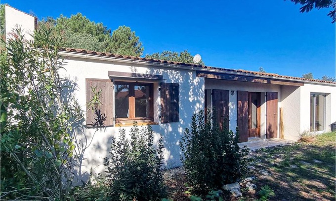 Le Grand-Village-Plage House | Stunning Home In Le Grand-Village-Plage