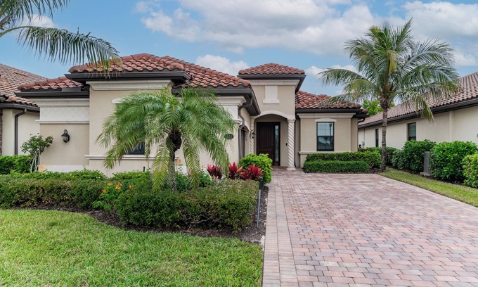 Naples House | Stunning Home in Award Winning Fiddler's Creek
