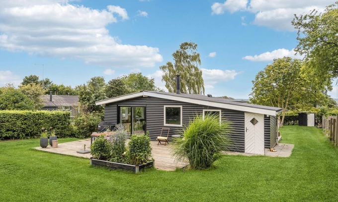 Hvidbjerg Strand House | Stunning home in Børkop with kitchen