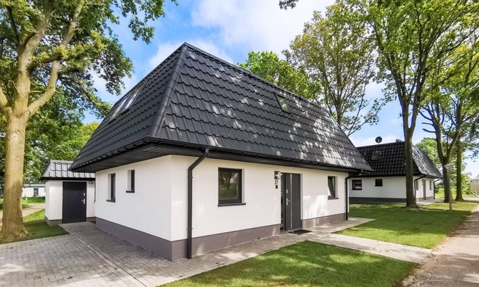 Den Oever House | Stunning home in Den Oever with WiFi
