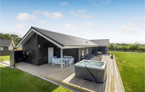 Haslevgarde House | Stunning Home In Hadsund With Five Bedrooms And Wifi