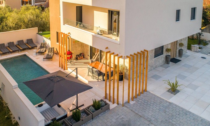 Valdebek House | Stunning home in Pula with Wi-Fi