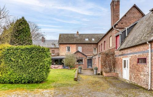 Torcy-le-Grand House | Stunning Home In Torcy-Le-Grand