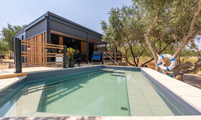 Tkon House | Stunning home in Tkon