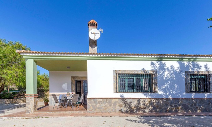 Ubrique House | Stunning home in Ubrique with kitchen