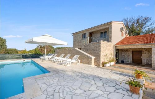 Unesic House | Stunning Home In Unesic