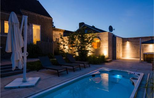 Westouter House | Stunning Home In Westouter With Sauna
