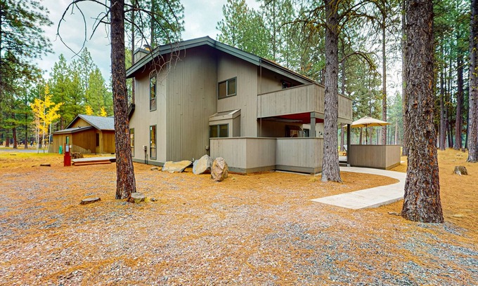 Black Butte Ranch House | Stunning home in the pines with pool & on-site spa
