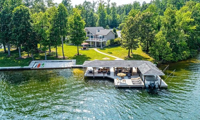 Mineral House | Stunning home w/sand beach, flat yard for games, dock w/living area and bar!