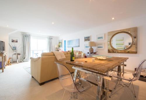 Chysauster Apartment | Stunning home with breathtaking sea views