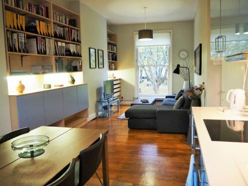 Harrow Road House | Stunning house overlooking local park