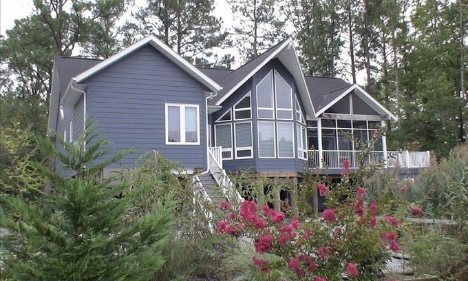 Chincoteague House | Stunning, Immaculate, Contemporary Home Near Beach And Ponies