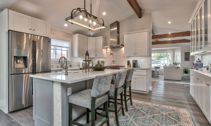 Santa Barbara House | STUNNING in Santa Barbara 3 Bed/2 Bath 7 DAYS MIN SHORT TERM WELCOMED