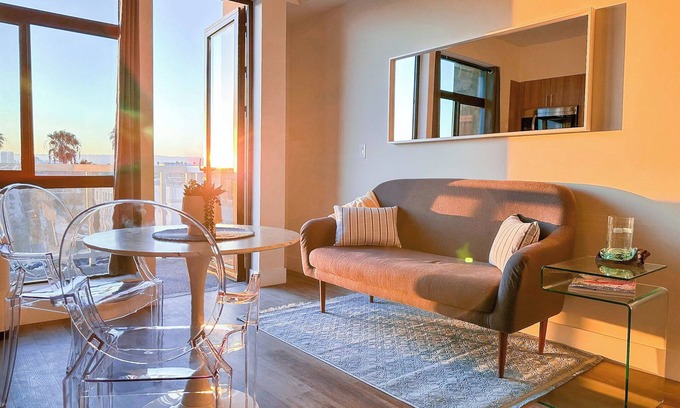 Wilshire Apartment | Stunning Koreatown Studio with Gym, Washer/Dryer, Wifi, and Balcony w/LA Views!
