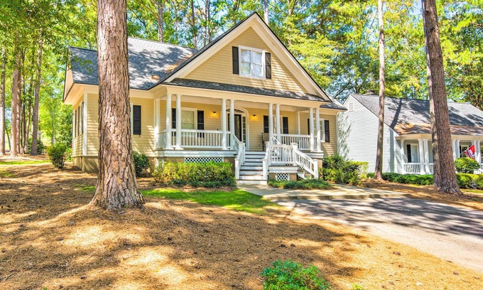 Lake Oconee Cottage | Stunning Lake Oconee Retreat w/Pool Access!
