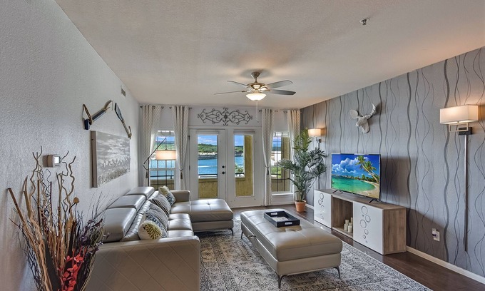 Highland Lake Estates Condo | Stunning Lake view - Plush Condo On Lake Travis Island Villa!