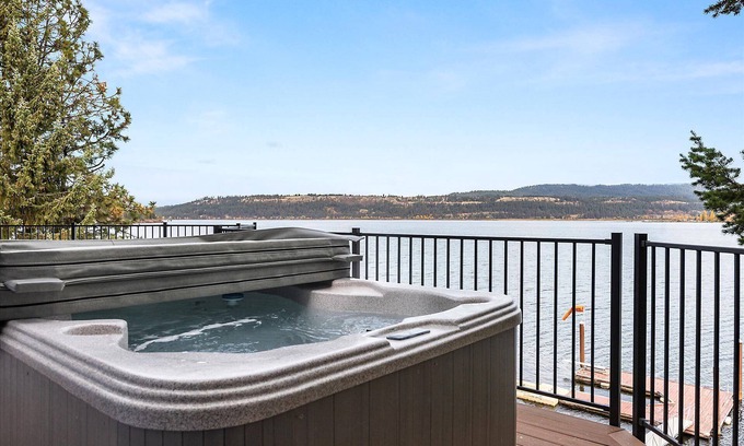 Worley House | Stunning Lakefront Stay! Hot Tub, Private Dock, Pet-Friendly, BBQ, Large Patio, Scenic Lake Views