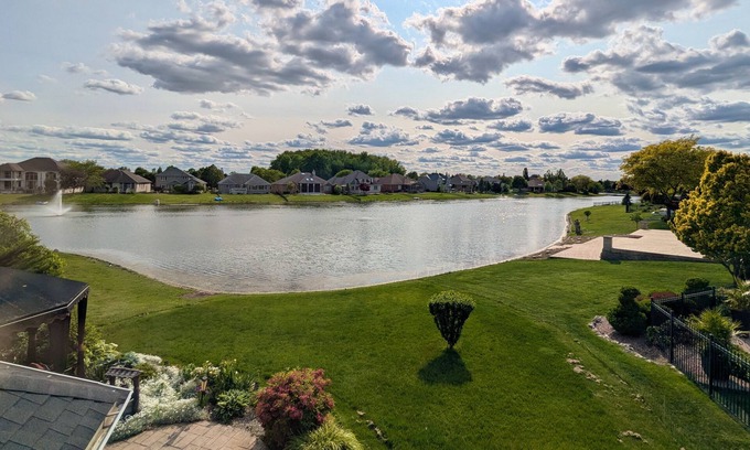 Windsor House | Stunning Lakeview Dreamy Getaway