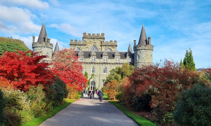 Milngavie House | Stunning Large Garden Villa 7BR (Sleeps25) - nr Loch Lomond and Glasgow