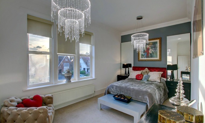 Moseley Apartment | Stunning Large Grand Apartment in Upmarket area, Wifi, Pets allowed