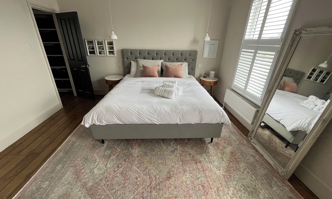 Crofton Park House | Stunning Large London Townhouse Brockley Great Transport 4 bedrooms 3 bathrooms