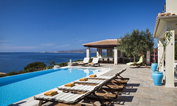 Minia House | Stunning large luxury villa with amazing sea views!