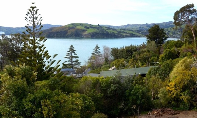 Akaroa House | Stunning Location Stanley on the Hill