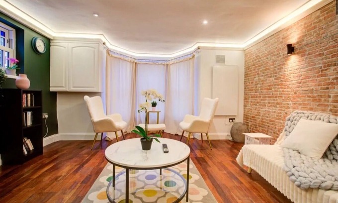 Brixton Apartment | Stunning London City Apartment Retreat