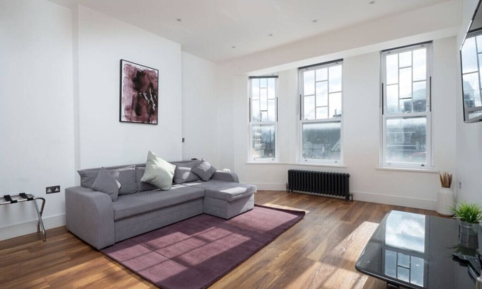 Muswell Hill Condo | Stunning London Home - Newly furnished (MHB352)