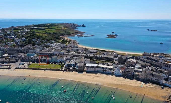 Isles of Scilly House | Stunning luxury home overlooking St Marys Harbour