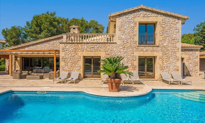 Puerto de Pollensa Villa | Stunning luxury beach villa for 12 with private swimming pool in Puerto Pollensa